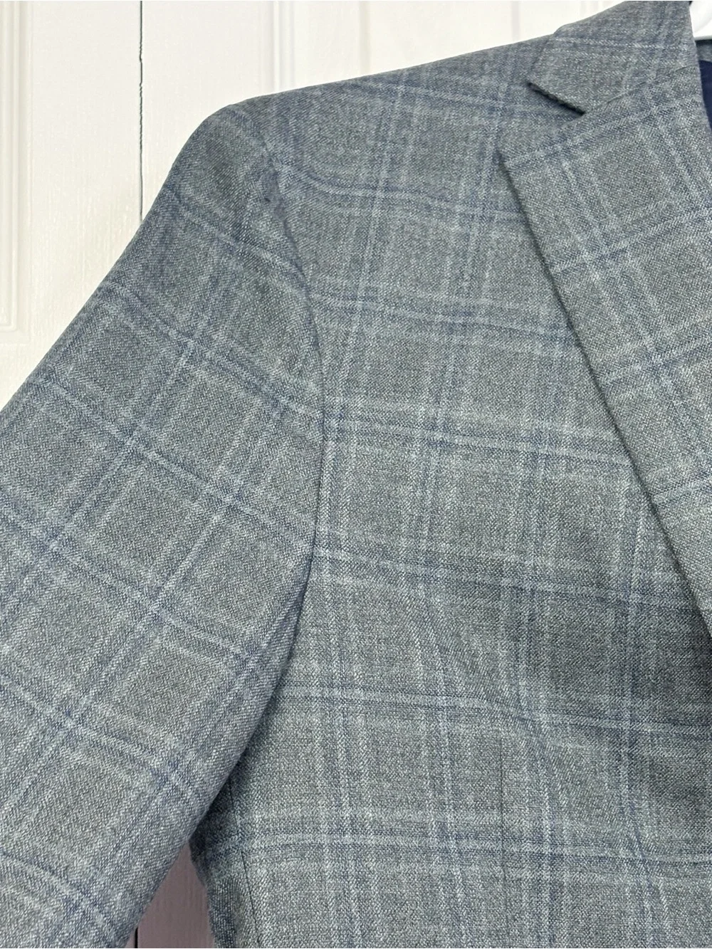 Jos A. Bank 1905 Collection Gray Plaid Slim Fit Brrr Comfort Wool Blazer 38R